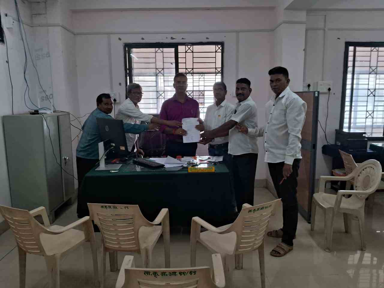 शेतकऱ्याची खत खरेदीतून होणारी आर्थिक लूट थांबवा शेतकऱ्याची मागणी
